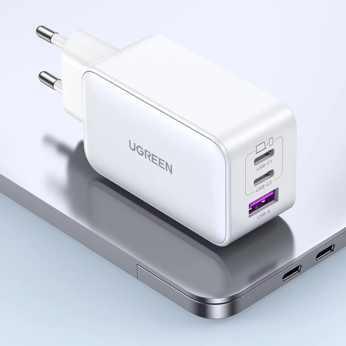 Ladergerät uGREEN 15339 Nexode-Netzwerkadapter, 2xUSB-C, USB-A 3.0, PD3.0, QC4.0, GaN, 65W (Weiß)